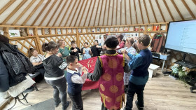 В Школе особых знаний отметили праздник Белого месяца.